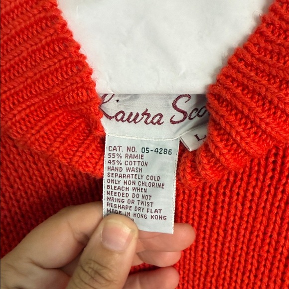Laura Scott Vibrant red vintage ramie/cotton blend sweater with pocket - Picture 2 of 4